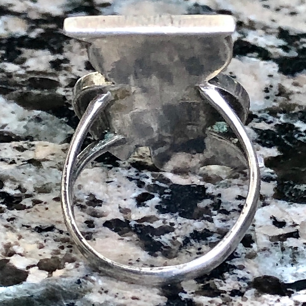 ⭐️💲SOLD💲⭐️ Vintage Sterling Silver & Stones Navajo Owl Ring - Picture 4 of 16